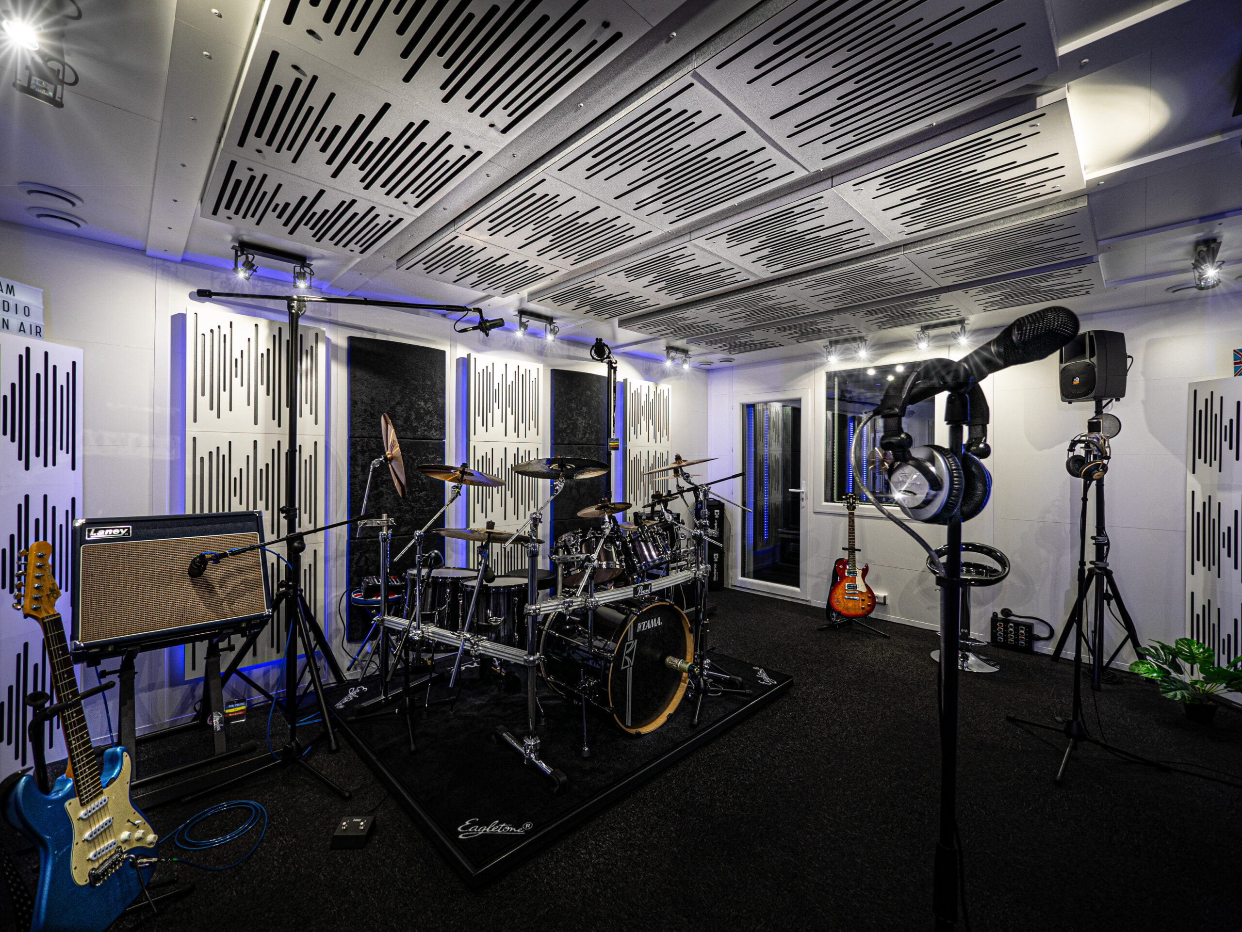 https://hds-studios.fr/wp-content/uploads/2024/03/ou-play-loud-Modifier-scaled.jpg